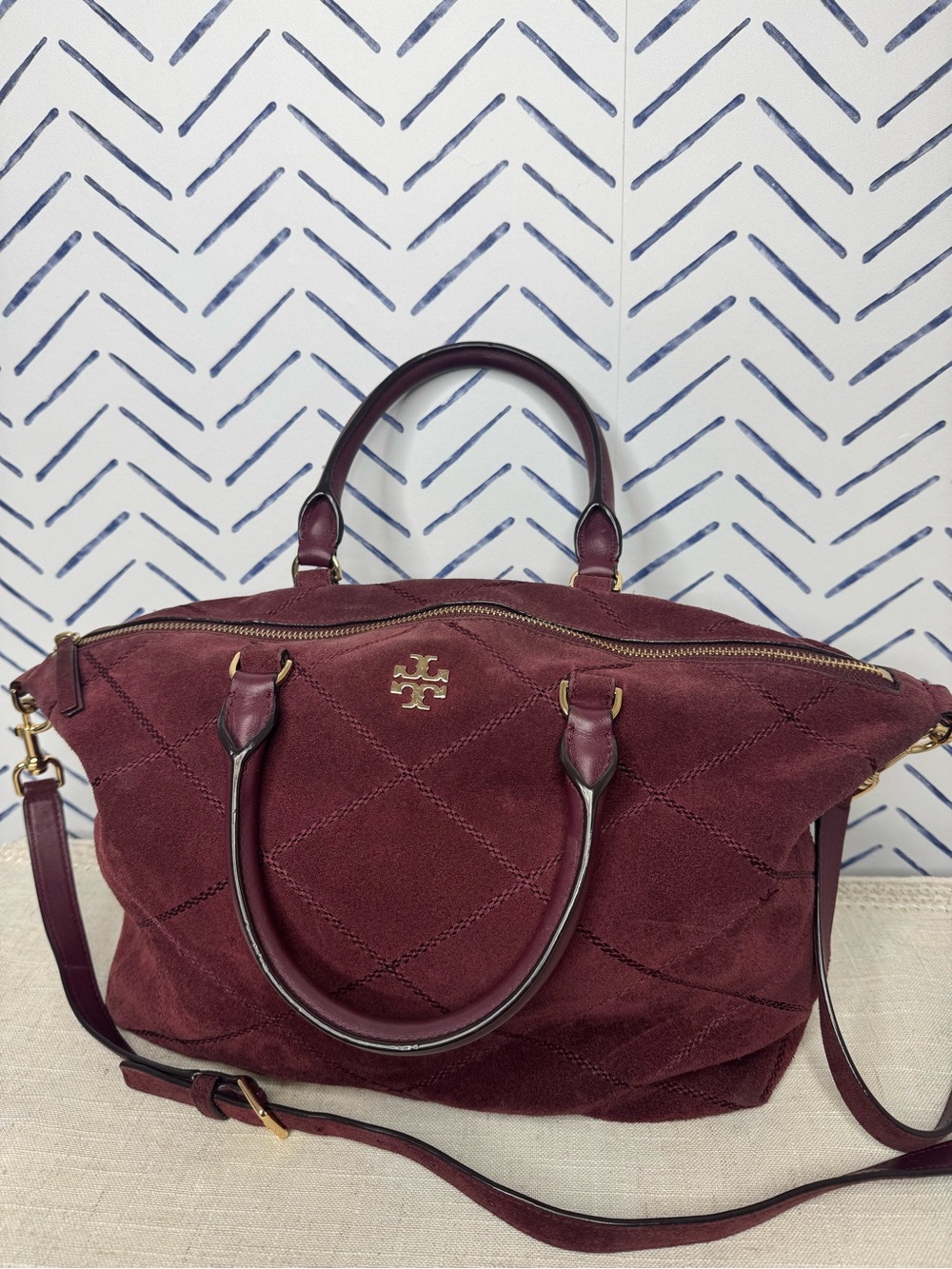 Tory Burch Frida Suede Quilted Satchel Plum Gold EXCELLENT - Picture 2 of 11